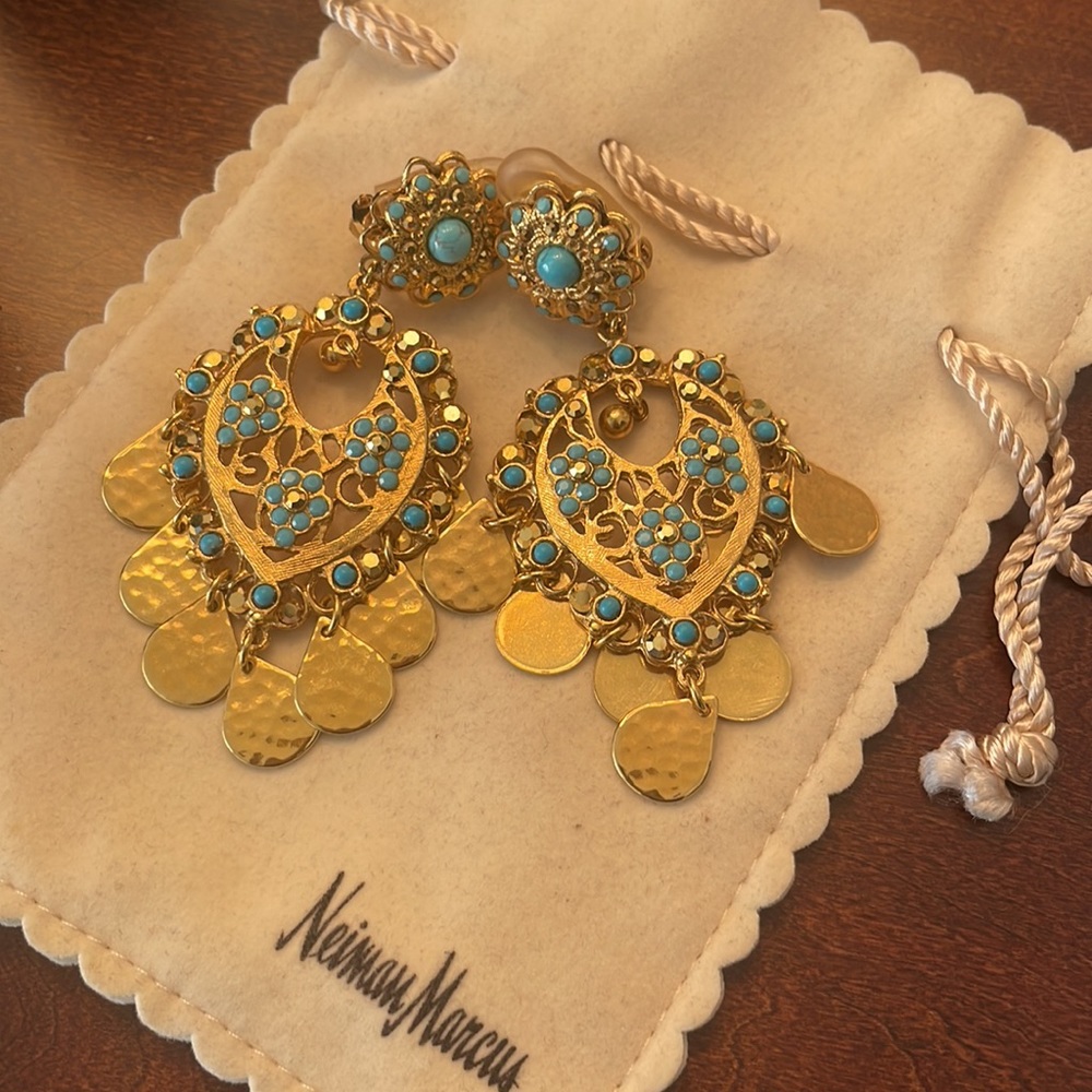 Chandelier Turquoise and gold earrings